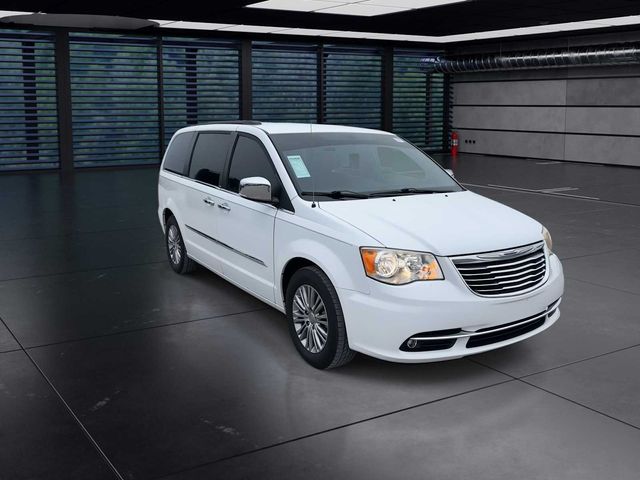 2014 Chrysler Town & Country Touring-L