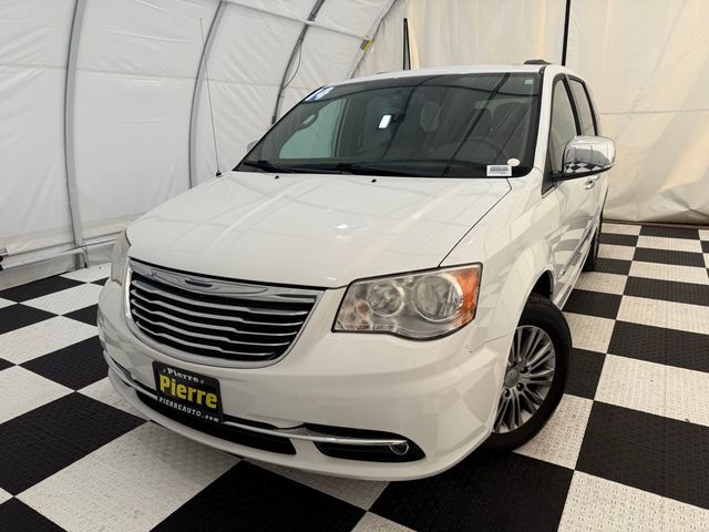 2014 Chrysler Town & Country Touring-L