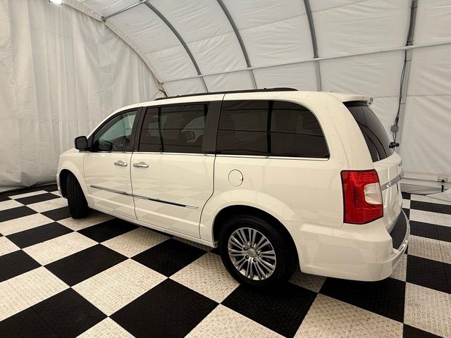 2014 Chrysler Town & Country Touring-L