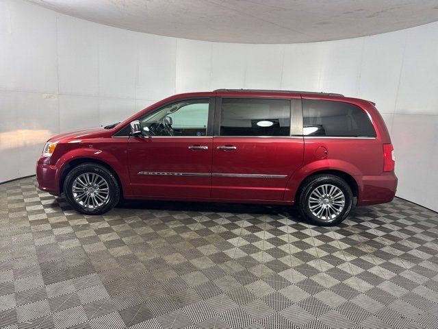 2014 Chrysler Town & Country Touring-L