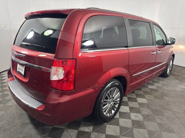 2014 Chrysler Town & Country Touring-L