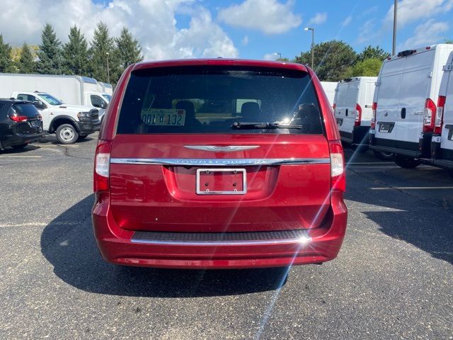 2014 Chrysler Town & Country Touring-L