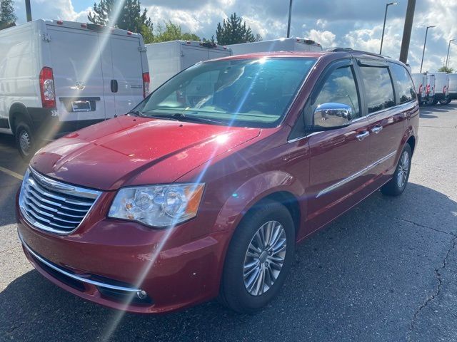 2014 Chrysler Town & Country Touring-L