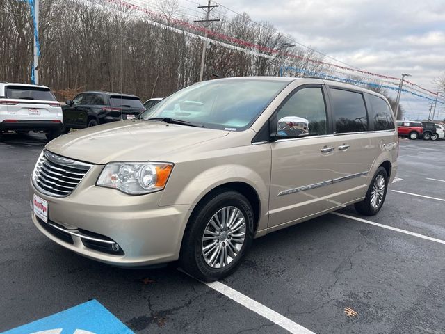 2014 Chrysler Town & Country Touring-L