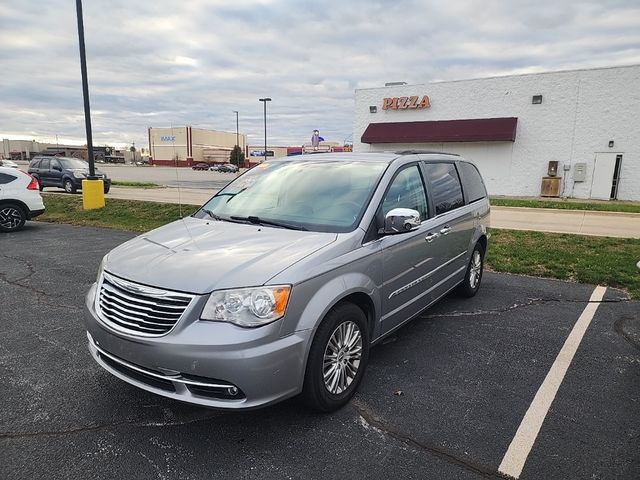 2014 Chrysler Town & Country Touring-L