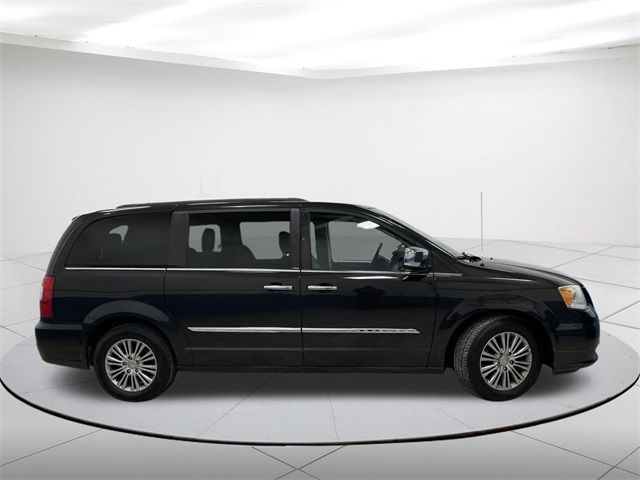 2014 Chrysler Town & Country Touring-L