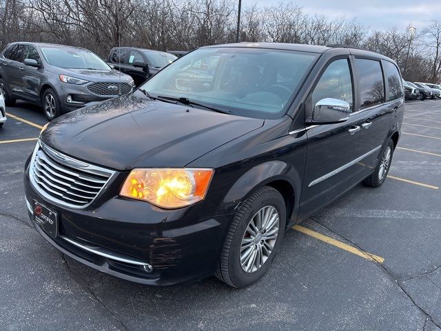 2014 Chrysler Town & Country Touring-L