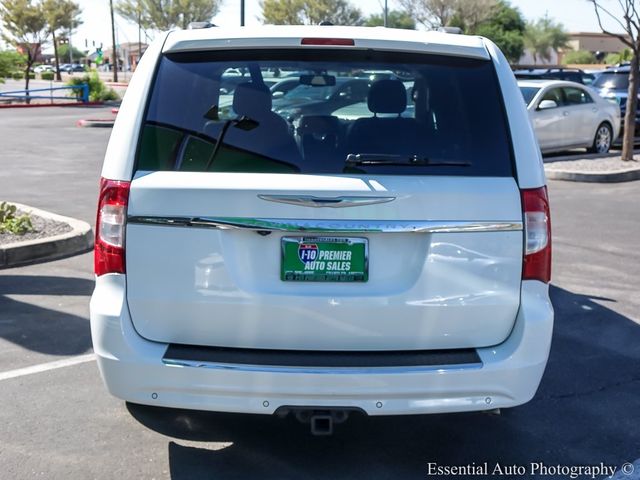 2014 Chrysler Town & Country Touring-L