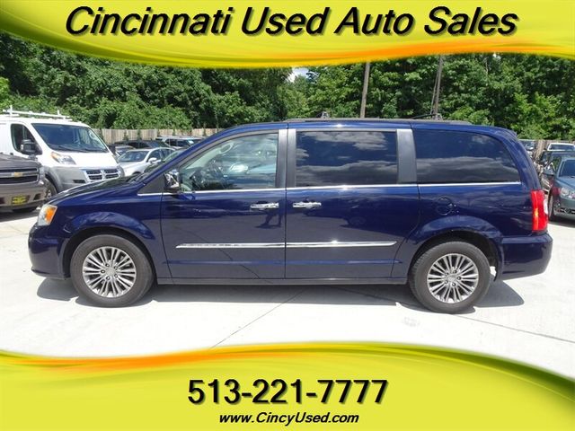 2014 Chrysler Town & Country Touring-L