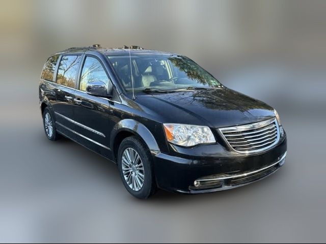 2014 Chrysler Town & Country Touring-L