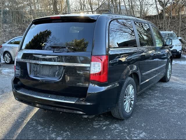 2014 Chrysler Town & Country Touring-L