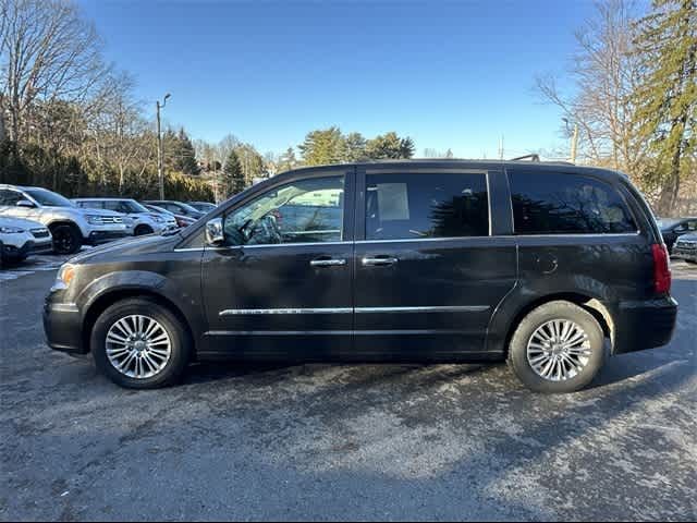 2014 Chrysler Town & Country Touring-L