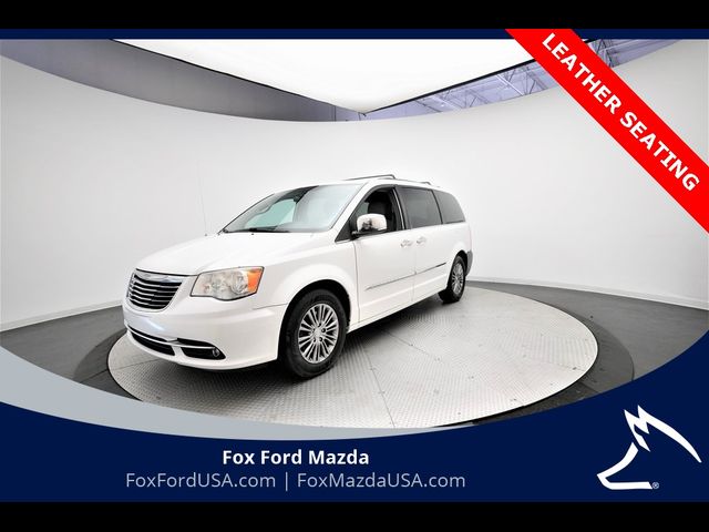 2014 Chrysler Town & Country Touring-L