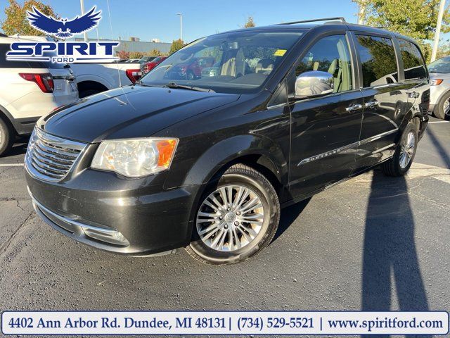 2014 Chrysler Town & Country Touring-L