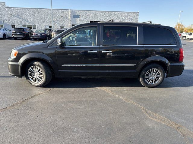 2014 Chrysler Town & Country Touring-L