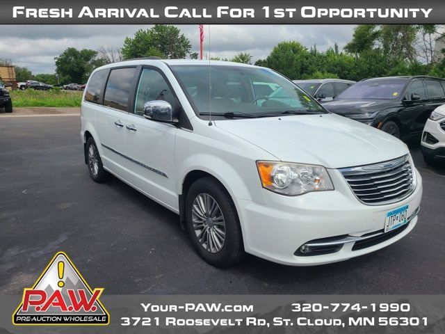 2014 Chrysler Town & Country Touring-L