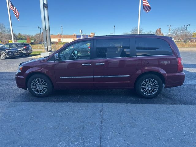 2014 Chrysler Town & Country Touring-L