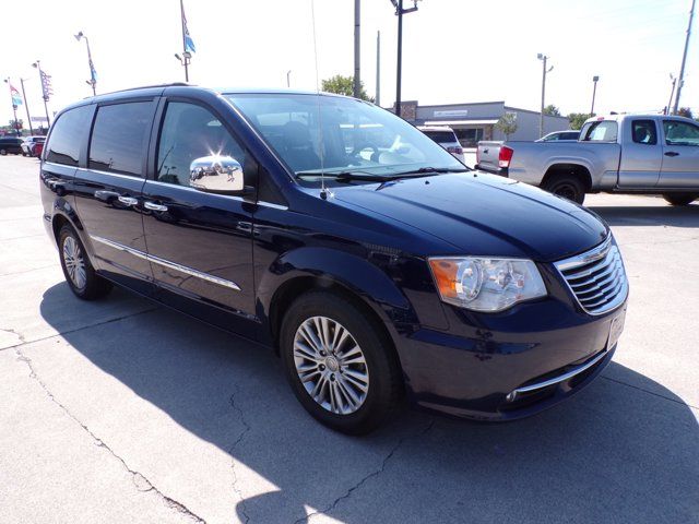 2014 Chrysler Town & Country Touring-L