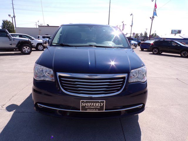 2014 Chrysler Town & Country Touring-L