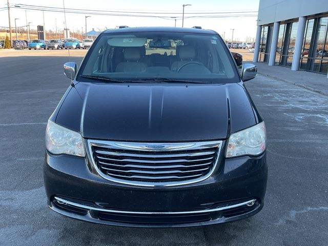 2014 Chrysler Town & Country Touring-L