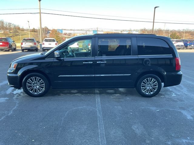 2014 Chrysler Town & Country Touring-L