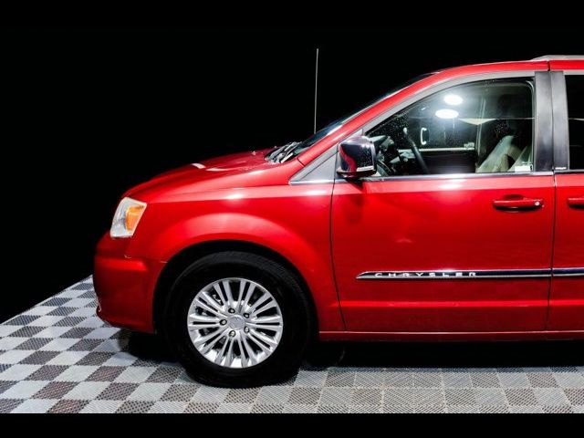 2014 Chrysler Town & Country Touring-L