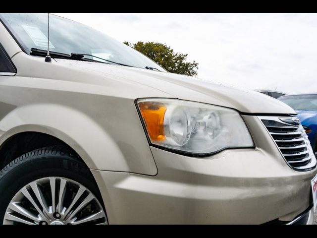 2014 Chrysler Town & Country Touring-L