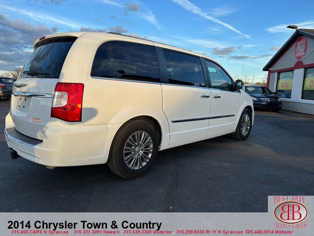 2014 Chrysler Town & Country Touring-L