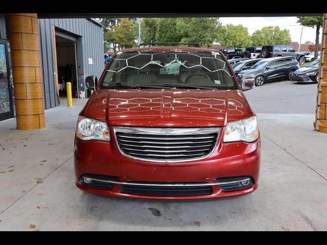 2014 Chrysler Town & Country Touring-L