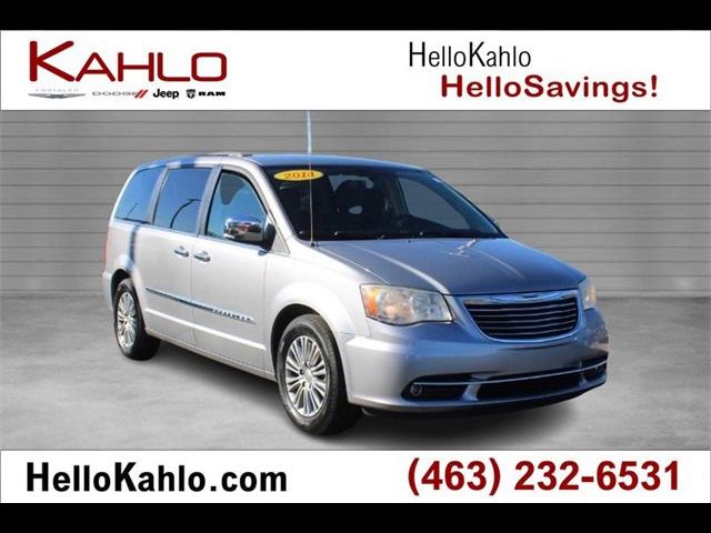 2014 Chrysler Town & Country Touring-L