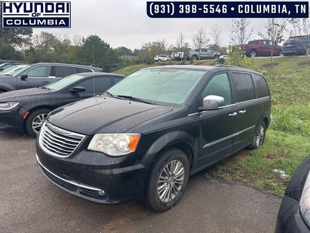 2014 Chrysler Town & Country Touring-L