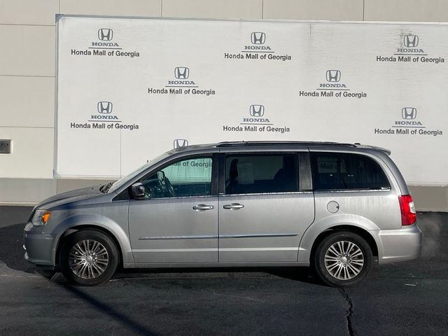 2014 Chrysler Town & Country Touring-L