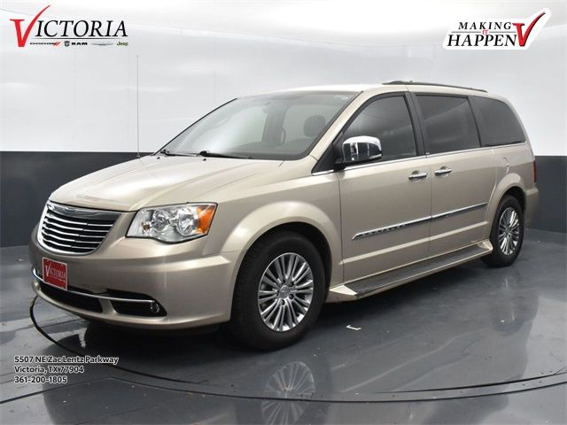 2014 Chrysler Town & Country Touring-L