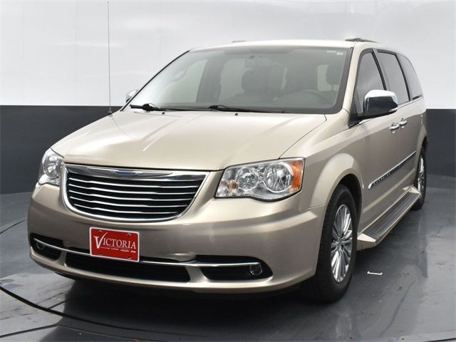 2014 Chrysler Town & Country Touring-L