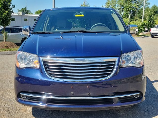 2014 Chrysler Town & Country Touring-L