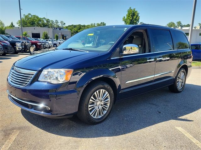 2014 Chrysler Town & Country Touring-L