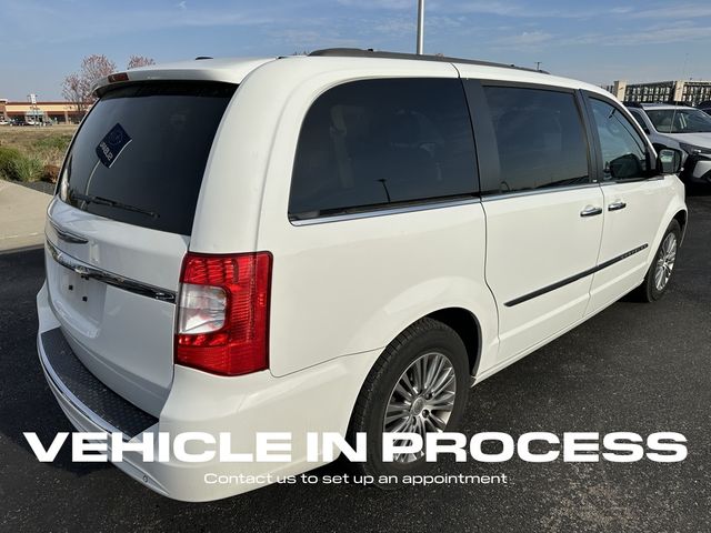 2014 Chrysler Town & Country Touring-L