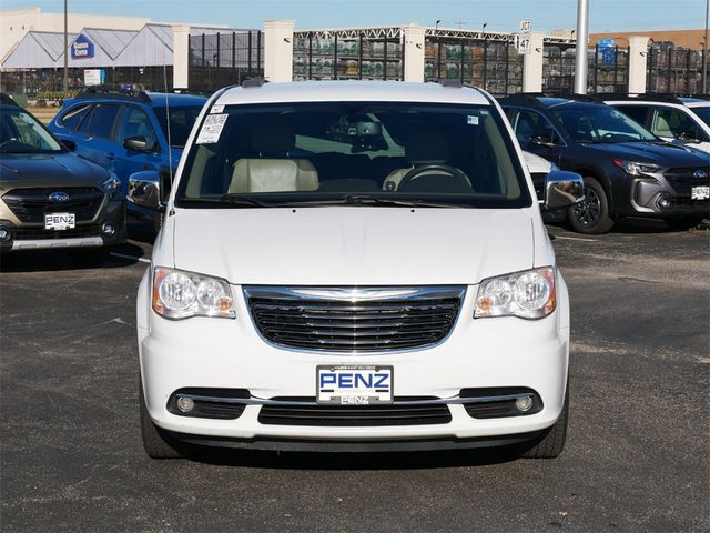 2014 Chrysler Town & Country Touring-L