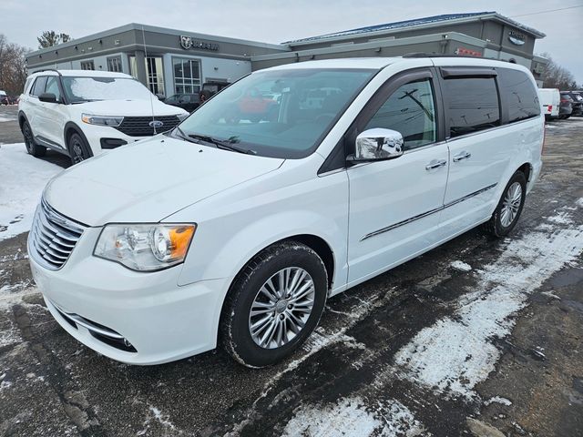 2014 Chrysler Town & Country Touring-L