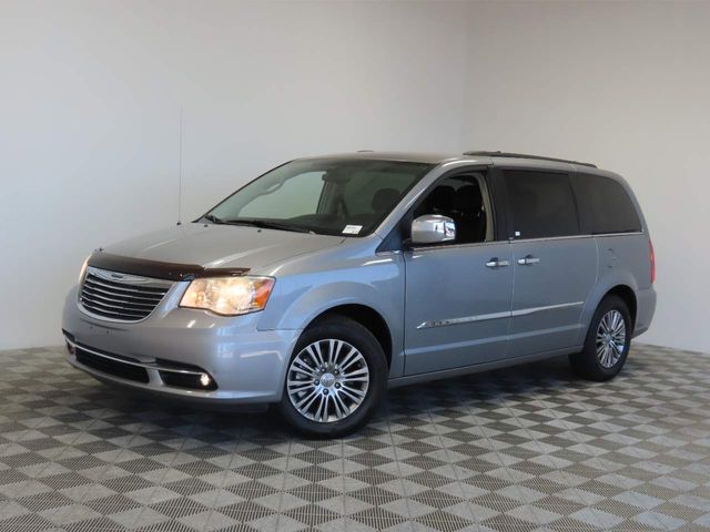 2014 Chrysler Town & Country Touring-L