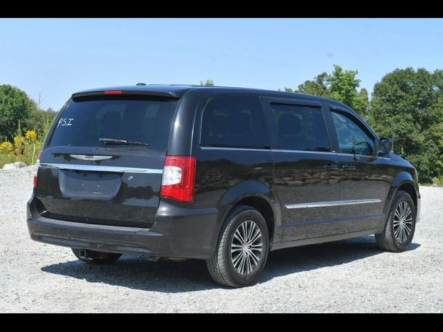 2014 Chrysler Town & Country S