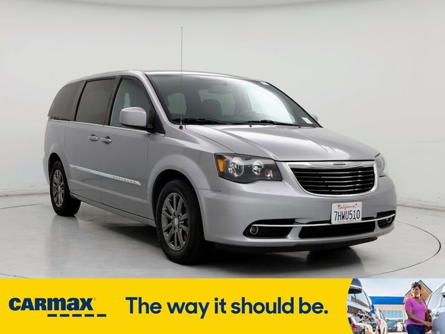 2014 Chrysler Town & Country S