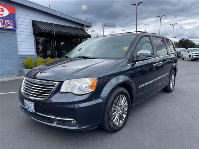 2014 Chrysler Town & Country Touring-L