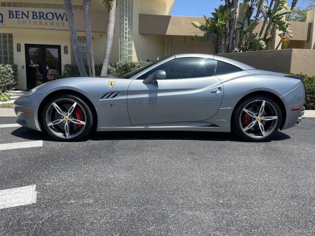 2014 Ferrari California Base
