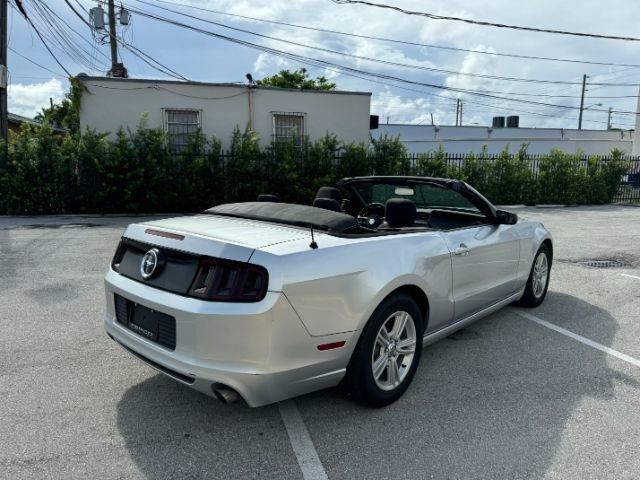 2014 Ford Mustang V6