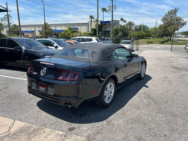2014 Ford Mustang V6