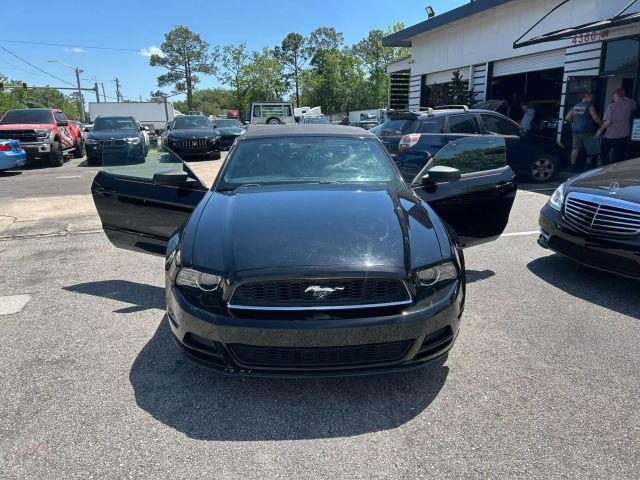 2014 Ford Mustang V6