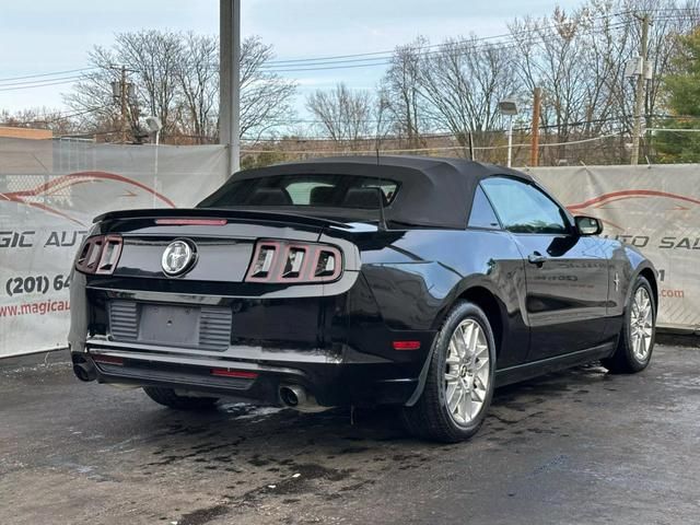 2014 Ford Mustang V6