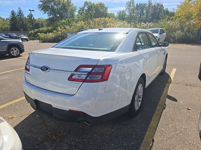 2014 Ford Taurus SE