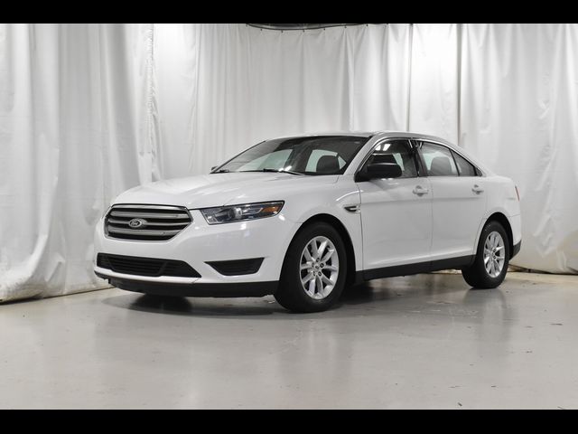 2014 Ford Taurus SE